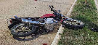 Un hombre murió en el choque entre una moto y una camioneta
